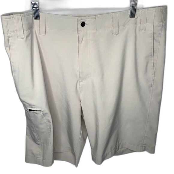 Callaway Men's Size 40 Beiger Performance Soft Golf Shorts Casual Athletic Chino - Picture 1 of 13